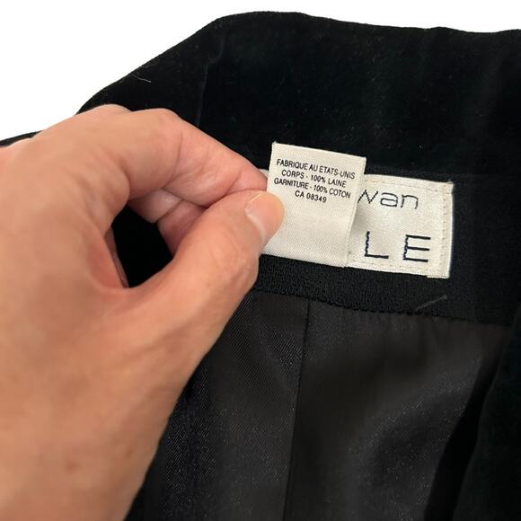 Rena Rowan For Saville Black Wool Velvet Collar Blazer, Size 4 - Picture 13 of 16